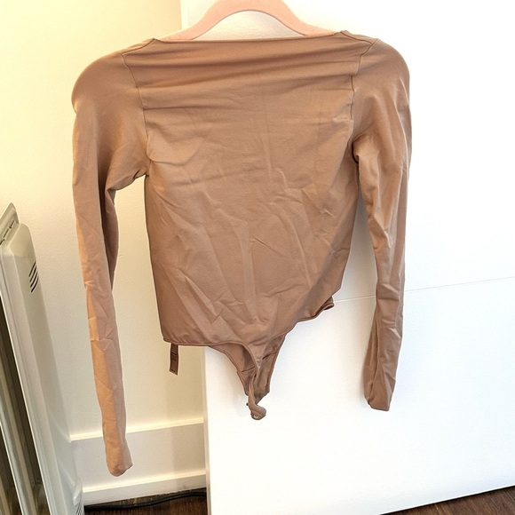 Skims Essential Long Sleeve Scoop Neck Bodysuit size XXS/XS - Picture 2 of 4